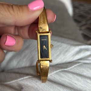 Gucci Vintage Gold pleated Women’s Watch.